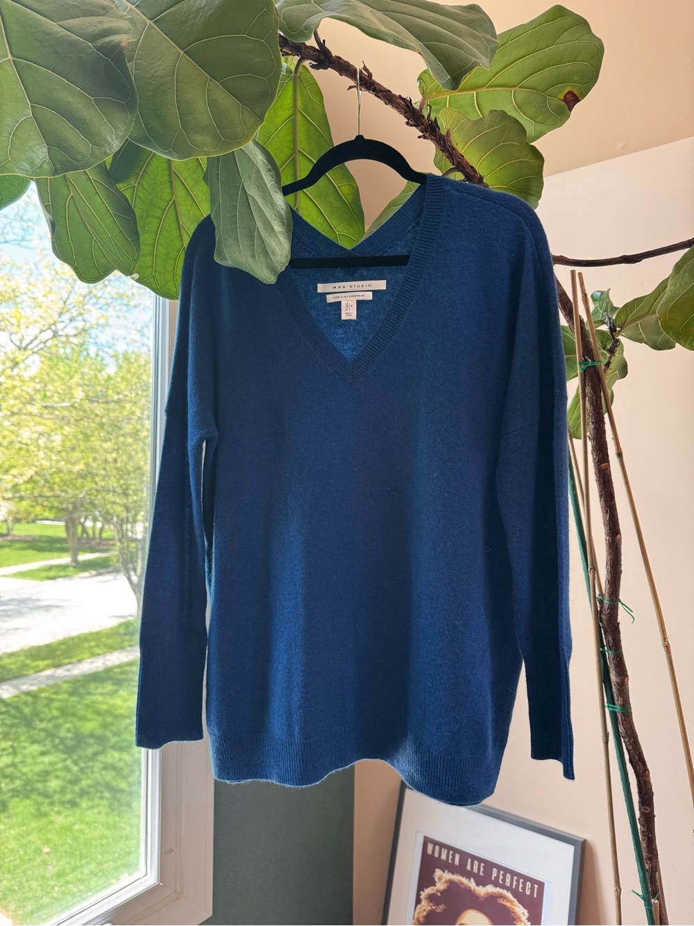 Max Studio 100% 2-Ply Cashmere V-Neck Sweater L Cobalt Blue
